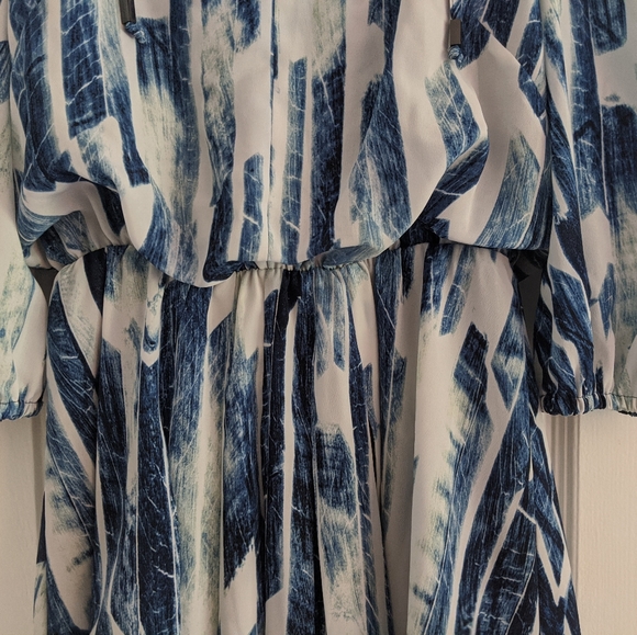 Dress - Picture 4 of 4